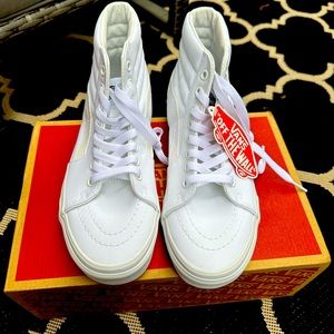 Vans Canvas SK8-HI Sneaker— New, Never Worn